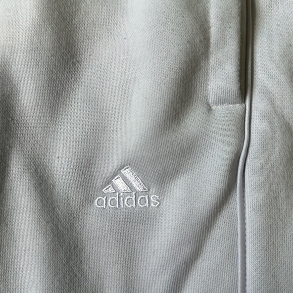 Women’s lilac adidas sweats size XL - Picture 2 of 3